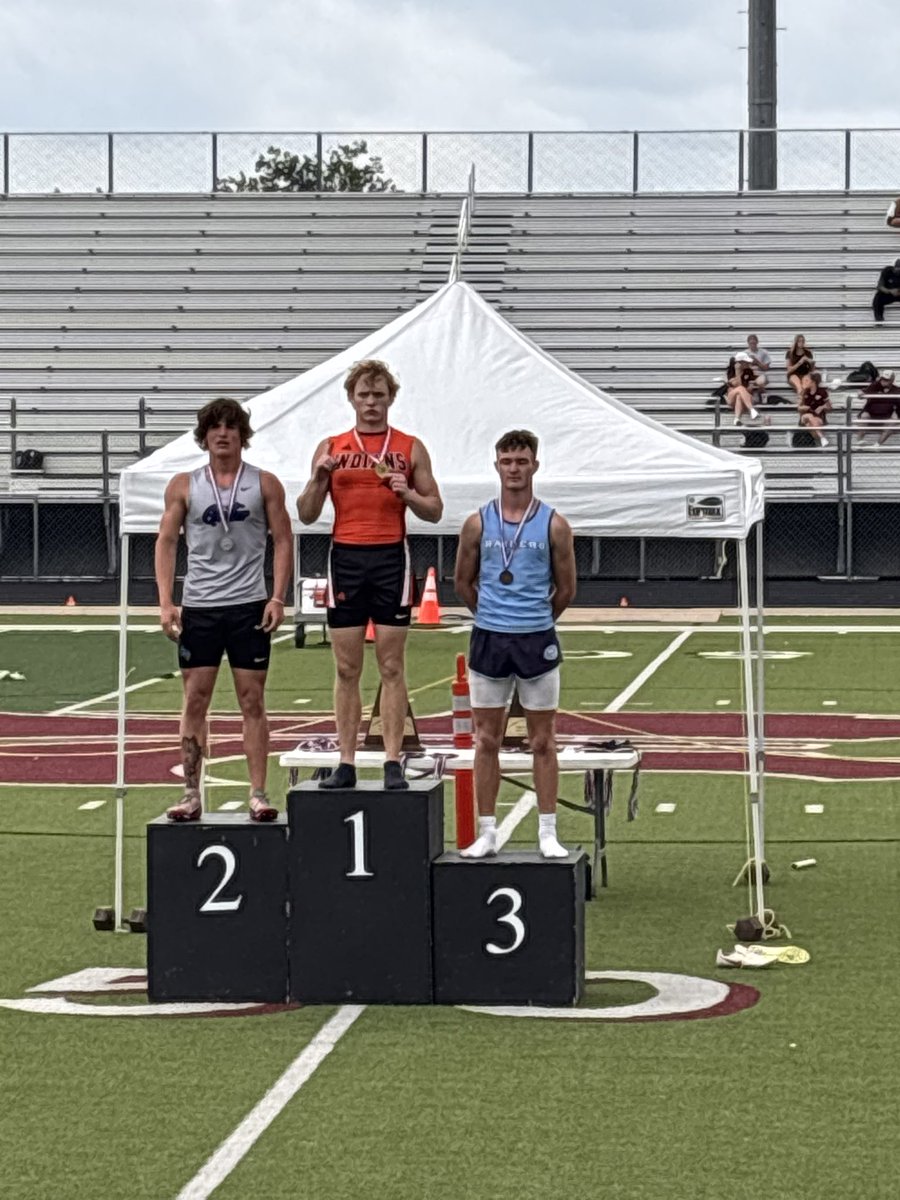 Jud Dotson takes 3rd in the 200!!