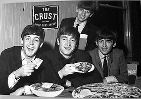 he7ix's tweet photo. @JenBarber101 ⬆️ 📸👍 Cheers! 🍷🍷
⬆️ 2nd pic – the guy (your dad?) looked like a 1970s music/film star! 🆒
⬆️ 4th pic – “Uptown Girl … pizza” 🤔
#BillyJoel 😎🎹
{#Beatles #TheBeatles} @cal1g1rl78
@Zeddeee
⬇️ 3rd pic is AI-generated (#Craiyon: https://t.co/SUyVWTPnRP ) https://t.co/Ue8dOsPM7G