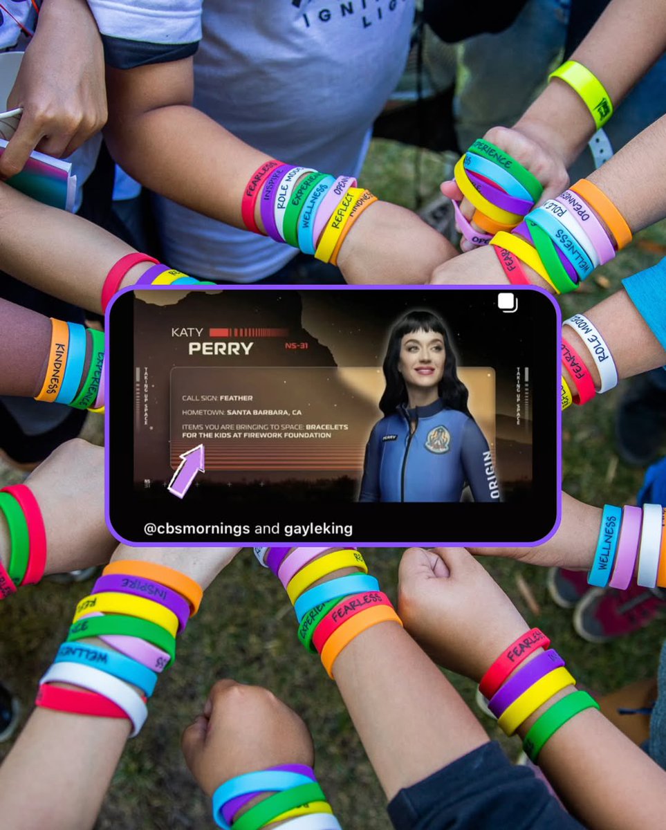 sitekponline's tweet photo. #SOCIAL: As crianças e os adolescentes atendidos pela Firework Foundation receberão as pulseiras que a Katy Perry levou ao espaço na próxima semana.
Happy #FireworkFriday! 🚀✨ https://t.co/chQIXjAVPC