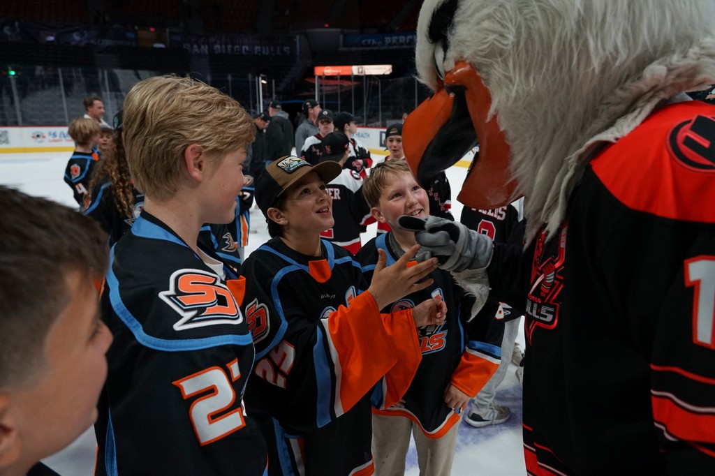 Sports San Diego (@sportssdtourism) on Twitter photo Need some Saturday plans? ๐
Our #CommunityPartner <a href="/SDGullsAHL/">San Diego Gulls</a> play their last home game of the season today at 6pm! Catch them in action at Pechanga Arena ๐ฅ๐
๐ธ: James Huenink Need some Saturday plans? ๐
Our #CommunityPartner <a href="/SDGullsAHL/">San Diego Gulls</a> play their last home game of the season today at 6pm! Catch them in action at Pechanga Arena ๐ฅ๐
๐ธ: James Huenink