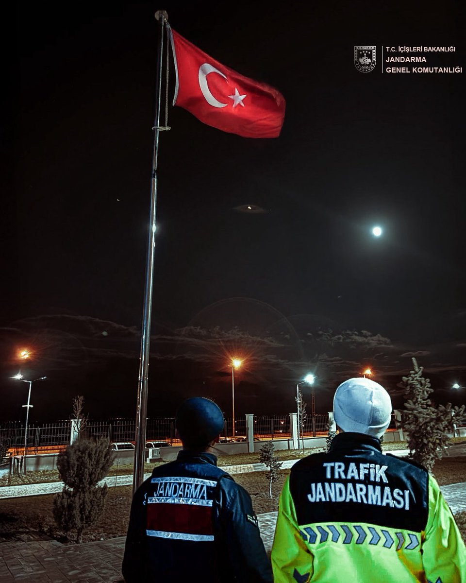 📍Kayseri
Üstümüzden eksilmesin, al bayrağın gölgesi.🇹🇷