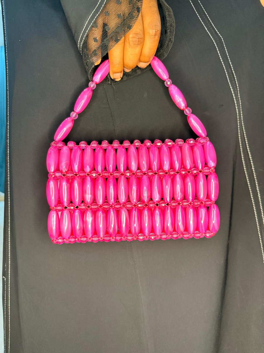 _Shalewa_'s tweet photo. Hi guys👋🏻👋🏻

I finally started my little business --say hello to ShallyWally. I make cute, handcrafted beaded bags and accessories with love! Perfect for brunches, hangouts, parties, or just adding spice to your outfit✨✨ https://t.co/3rFRAiEHic