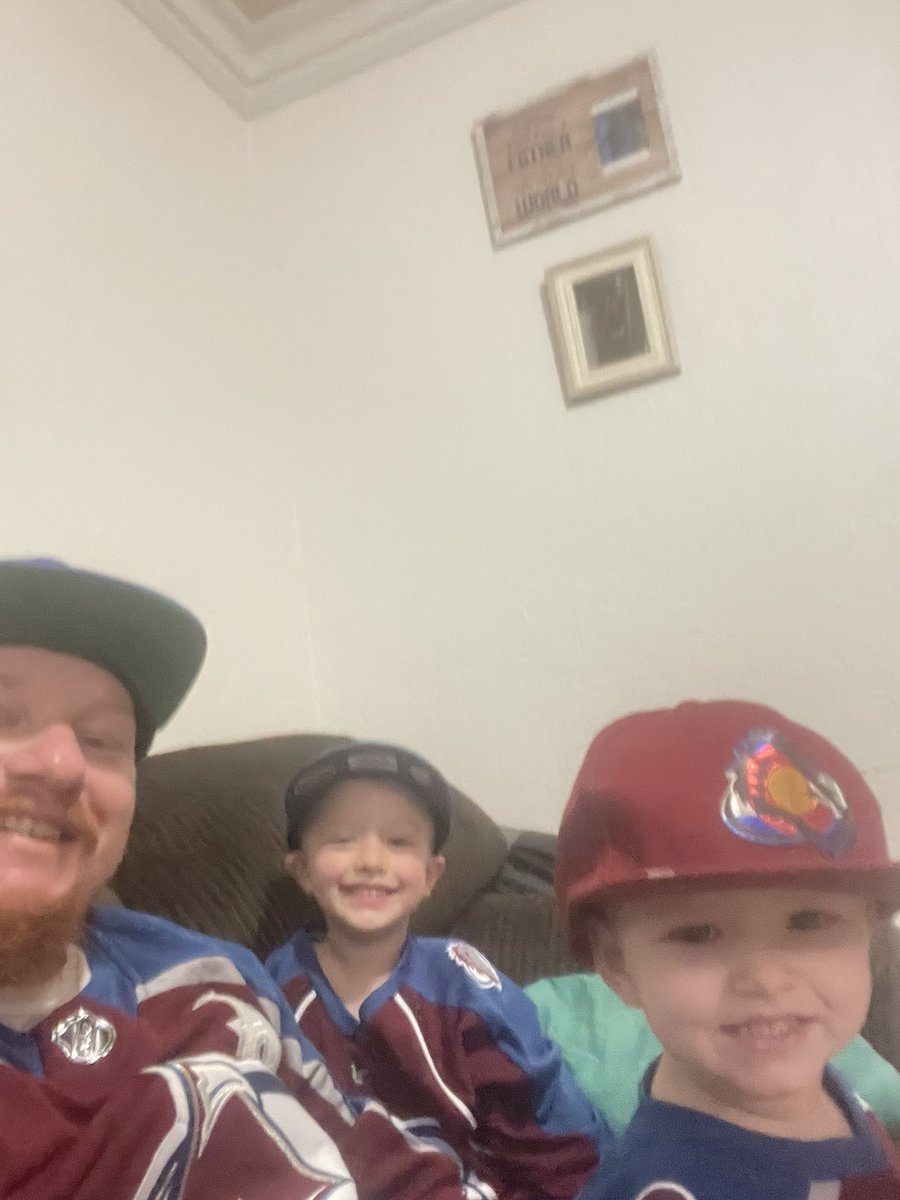 tkullery's tweet photo. We’re ready for tonight! #GoAvsGo https://t.co/Ke5PS9ArYy