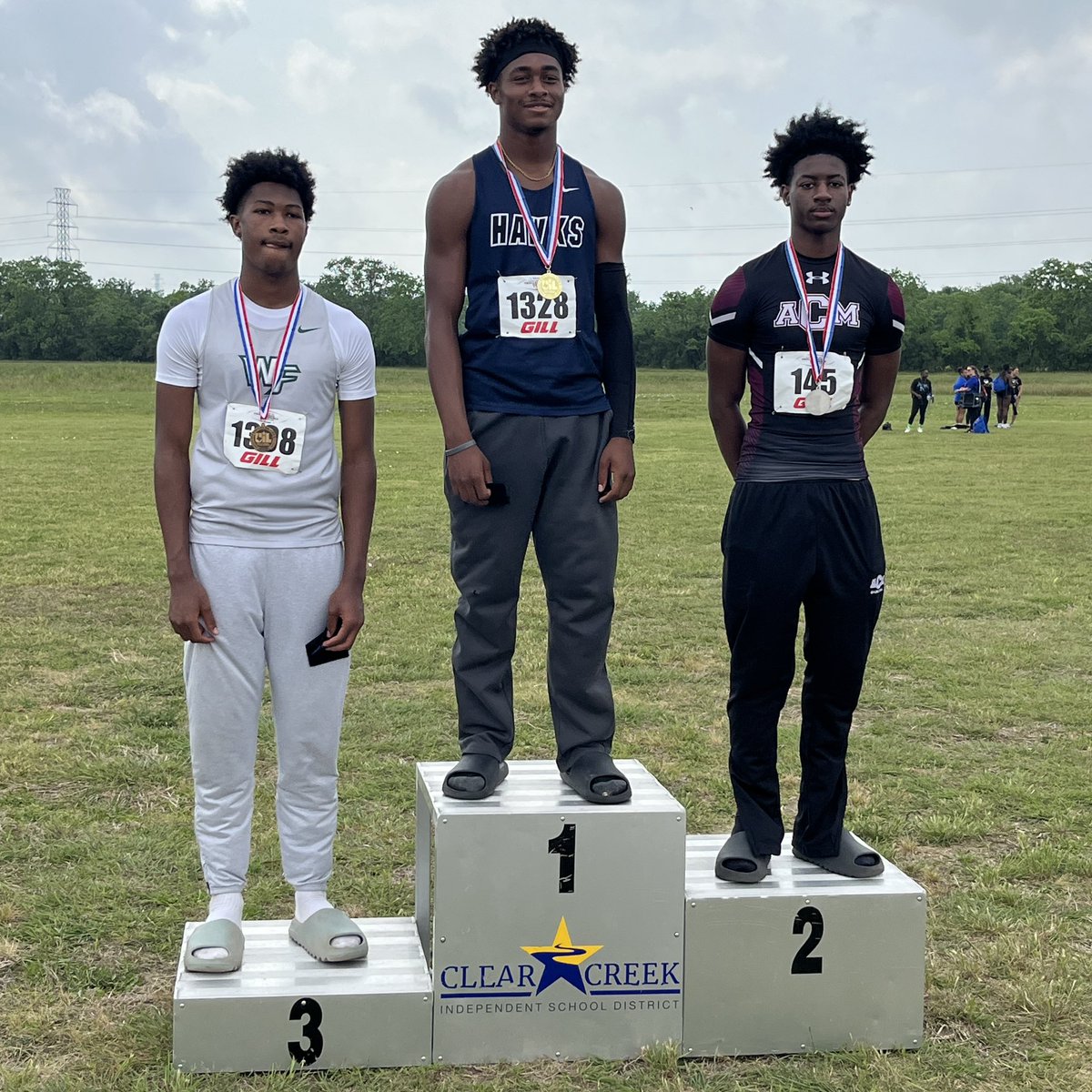 ConsolTrack's tweet photo. 🏆STATE QUALIFIER🏆

Braylen Hunter jumps 6’2” to place 2nd in High Jump and QUALIFY FOR THE STATE CHAMPIONSHIP meet in Austin, TX. 🏆 https://t.co/tryHaaWA9M