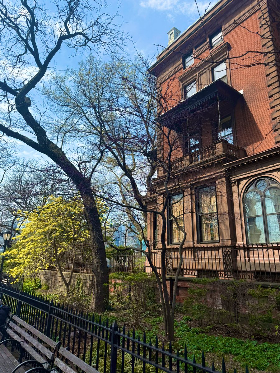 I moved to SF for a year (it was lovely) but boomeranged back to New York last month. Purely for days like today. Enjoy your blue skies and vino. 😘☀️🍷