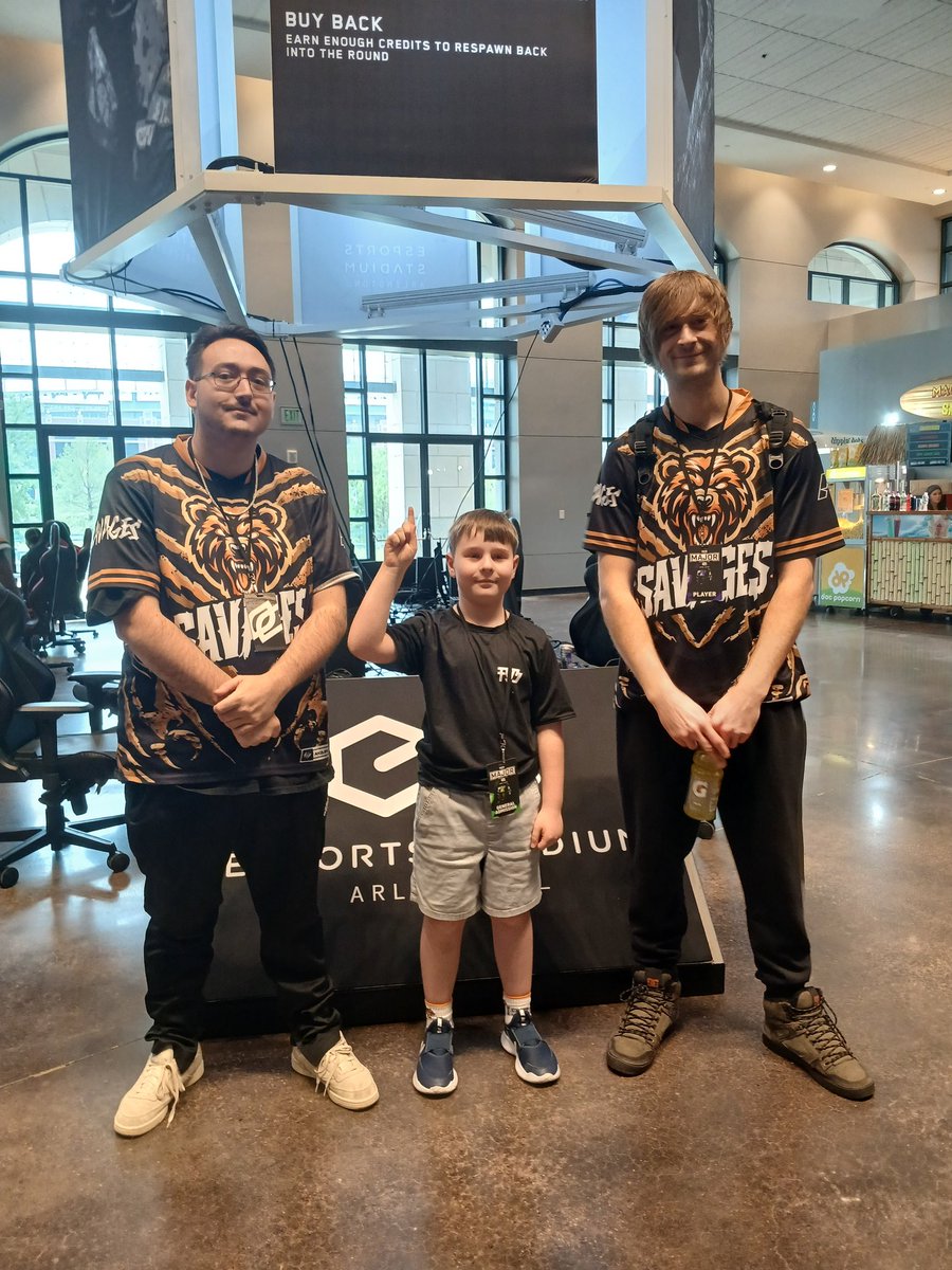 KyleLachico's tweet photo. @Halo @HCS  Hosted my own little side tournament at the major this weekend. Everyone played on my gamemode/map Lilly Pads. 1st Place went to this little Legend. Next upcoming Pro. Watch out, guys. https://t.co/qoJf6XnxtH
