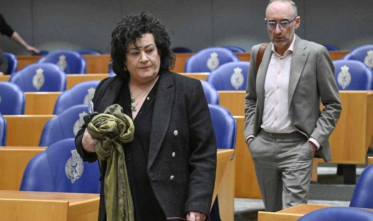 De BBB is  één grote kiezersbedrogmachine. Vorig jaar heeft deze partij eigenhandig het stikstoffonds van 15 miljard leeggeplunderd, en nu verkondigt partijleider Van der Plas triomfantelijk dat er 600 miljoen euro wordt bijgeplust voor de boeren. Een demagogisch cadeautje dus