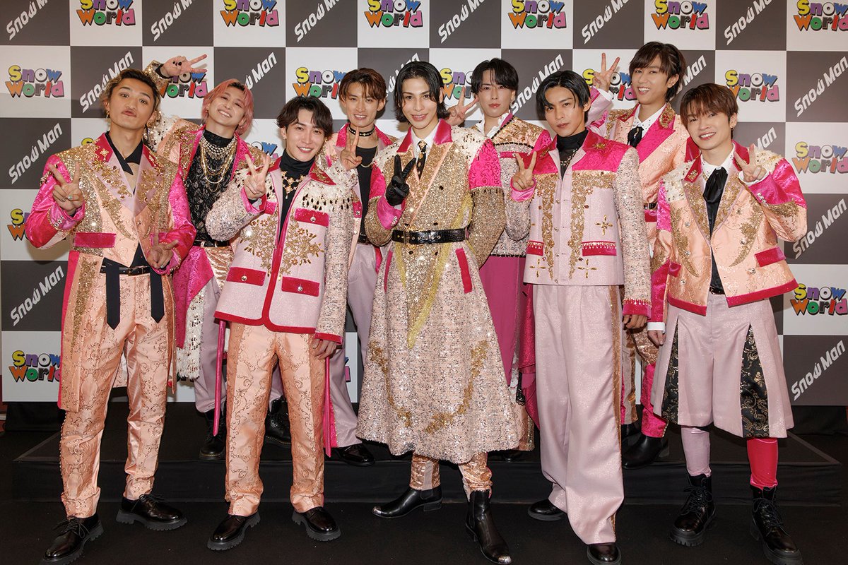 modelpress's tweet photo. 【Snow Man初スタジアムライブ🎤】
嵐・松本潤に演出監修を直接オファー
徹底されたプロデュース裏側明かす

🔻さらに写真を見る
https://t.co/eOwZY1oqlE

声色・衣装・カメラ割りまで…
💬渡辺翔太「偉大な先輩」
💬ラウール「すごい勉強になりました」

#SnowWorld #SnowManスタジアムライブ https://t.co/1dWj7kslRK