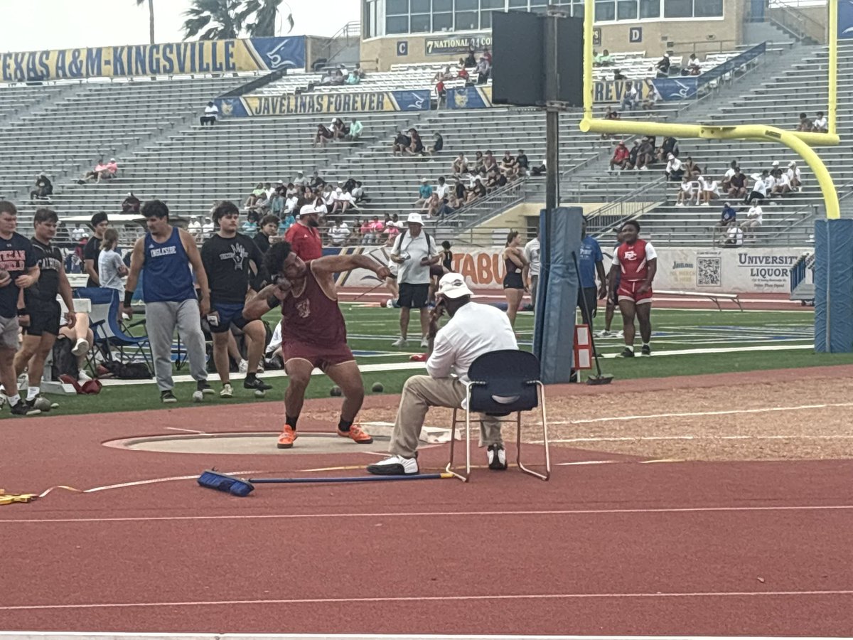 tuloso_midwayhs's tweet photo. Shawn Burdick placed 2nd in Shot Put and is STATE Bound 🙌🏻™️🙌🏻 https://t.co/IrVABPAfss