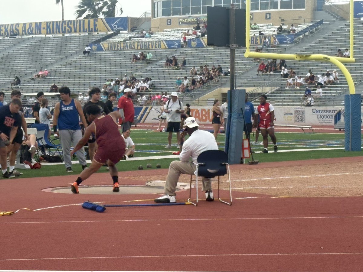 tuloso_midwayhs's tweet photo. Shawn Burdick placed 2nd in Shot Put and is STATE Bound 🙌🏻™️🙌🏻 https://t.co/IrVABPAfss