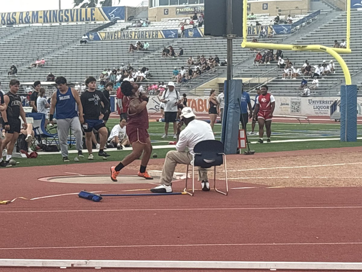 tuloso_midwayhs's tweet photo. Shawn Burdick placed 2nd in Shot Put and is STATE Bound 🙌🏻™️🙌🏻 https://t.co/IrVABPAfss