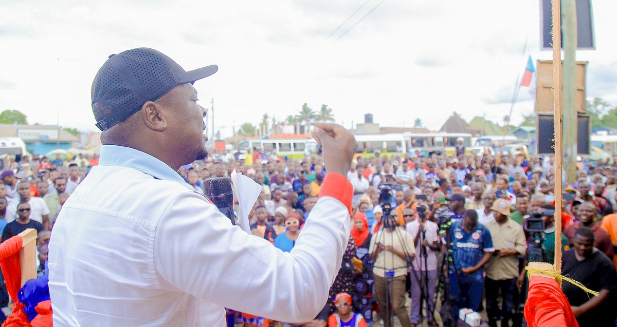 Mwanaharakati__'s tweet photo. @Sativa255 Uncle Mimi nachangia nguruwe 10, naomba niwe Makamu wako
#NoReformsNoElection ndio mpango mzima
#FreeTunduLissu ili tuungane naye kula pilau
#Heche ni Tunu ya Taifa alindwe https://t.co/mqOfT1xe2B