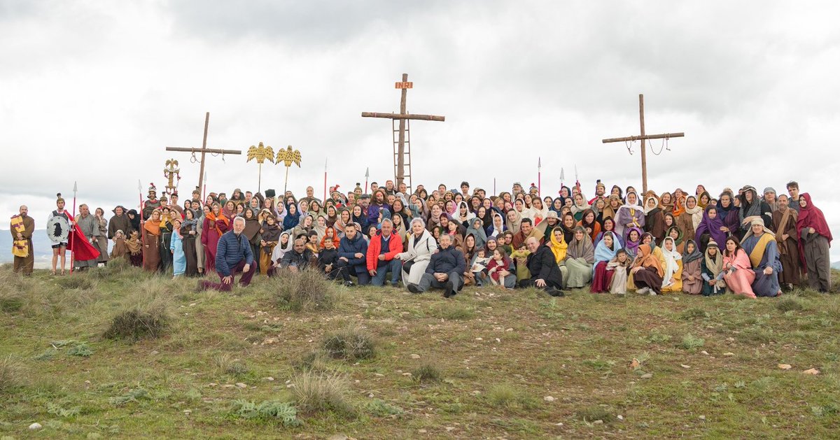 Un pueblo de 120 corazones y 3.000 miradas revive el Calvario más sentido nuevaalcarria.com/articulos/un-p… #SemanaSanta2025 #SemanaSanta <a href="/AHiendelaencina/">Ayuntamiento De Hiendelaencina</a>