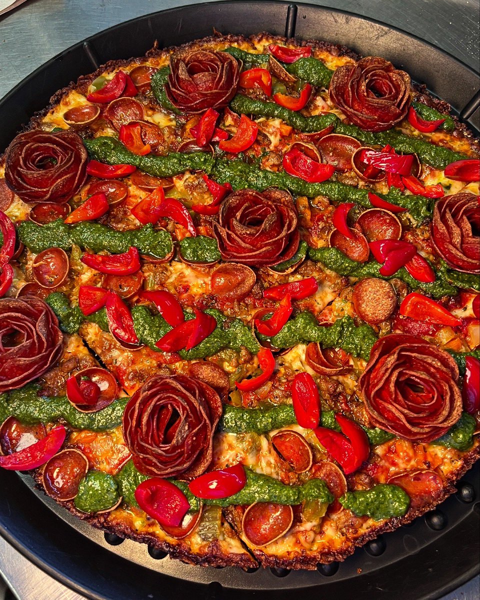 Is there anything more beautiful than a pepperoni rose pizza?!