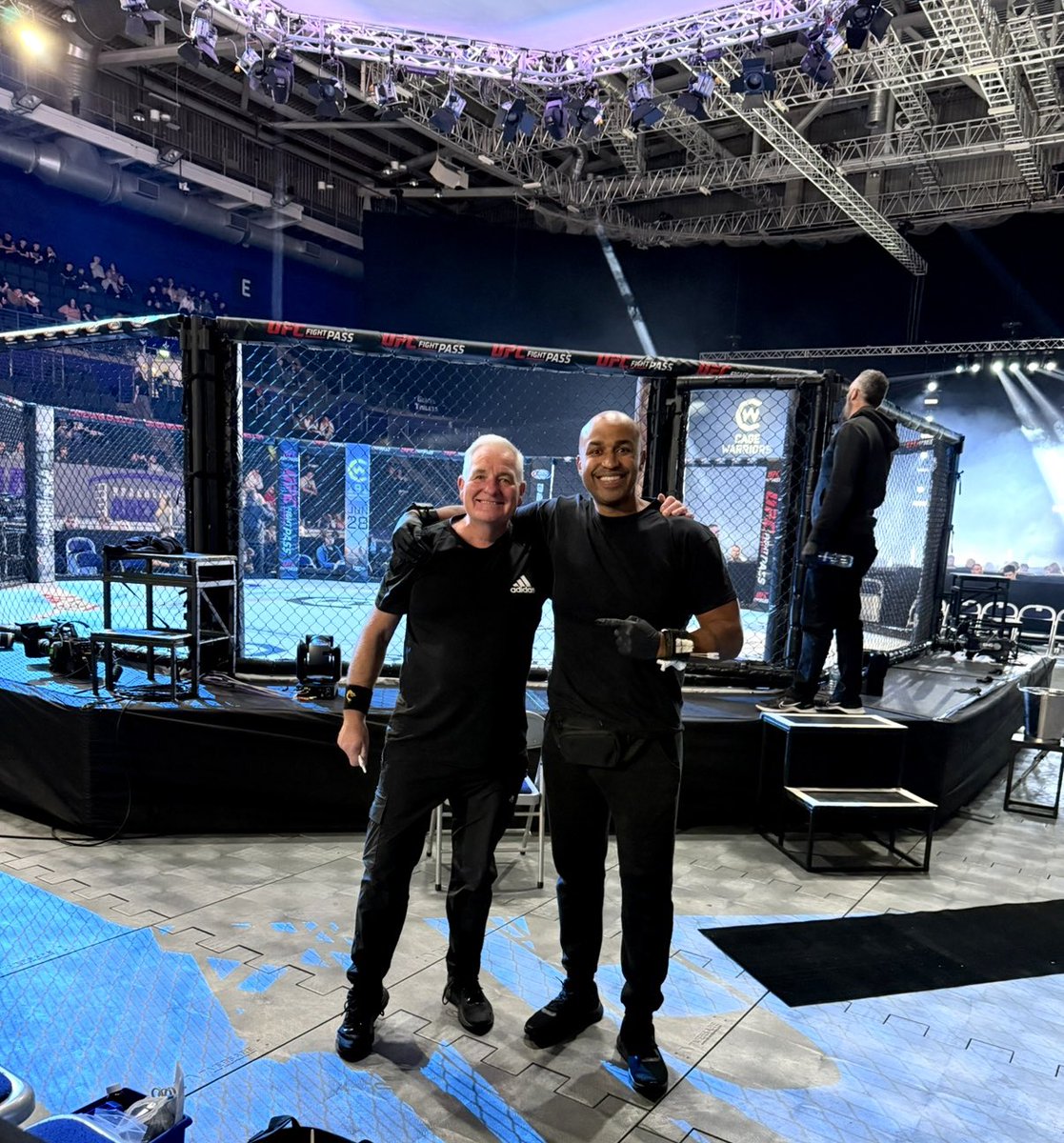 crueljohno's tweet photo. Always a pleasure to be on cuts duty with the legendary Bob Plant.. #Cutman #CageWarriors #CW187 #MMA #CageFighting
π@ArenaBraehead https://t.co/Qn1awxxpnd
