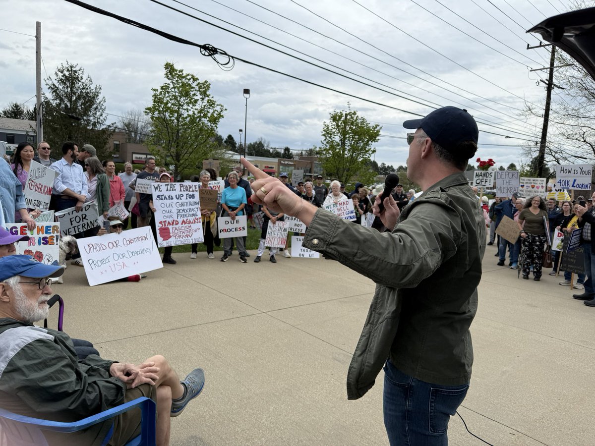 ChagrinGateway's tweet photo. Here are photos from our protest today. It’s also a good time to remind you we’re on Bluesky. https://t.co/Bz3OMHP41x https://t.co/0G5a2Giau5