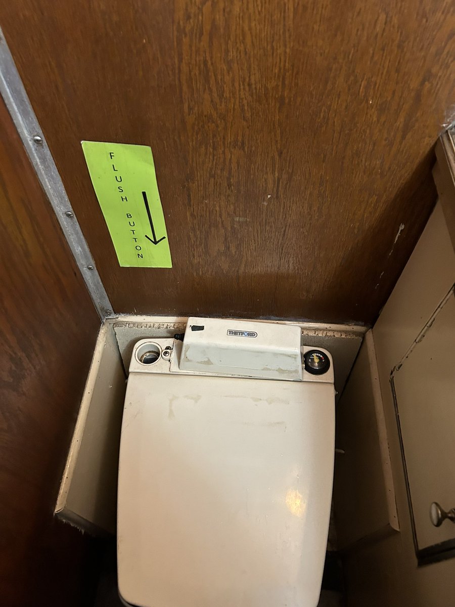 SharpOrPrahnas's tweet photo. @DickDarden Arkansas &amp; Missouri Railroad, car 107 “The Explorer”. Teeny tiny room. A rotund person would have trouble fitting. Louder than the rest of the car, can really feel the wobble. Mixed feelings about the tour guide and the toilet, unfortunately leaving unrated X/10 https://t.co/QYzrcININ5