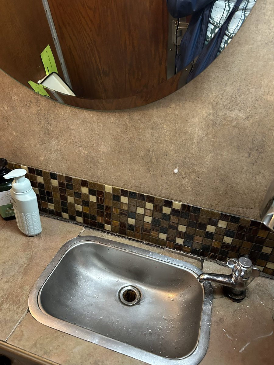 SharpOrPrahnas's tweet photo. @DickDarden Arkansas &amp; Missouri Railroad, car 107 “The Explorer”. Teeny tiny room. A rotund person would have trouble fitting. Louder than the rest of the car, can really feel the wobble. Mixed feelings about the tour guide and the toilet, unfortunately leaving unrated X/10 https://t.co/QYzrcININ5