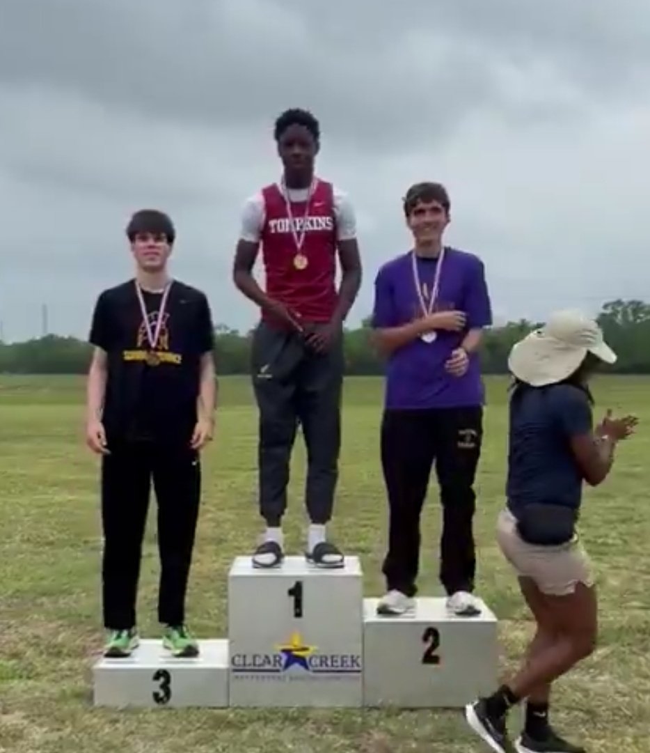 MBESportHQ's tweet photo. Etoro Bassey is HIM!
Wins the Region III 6A High Jump title with a MONSTER 7’2” leap — 3rd straight week clearing that bar!
Next stop: State Championship in Austin.
Let’s go, @etorobassey2!

#WONwithCulture #TrackAndField #TompkinsHS https://t.co/bLg8TR3NCd