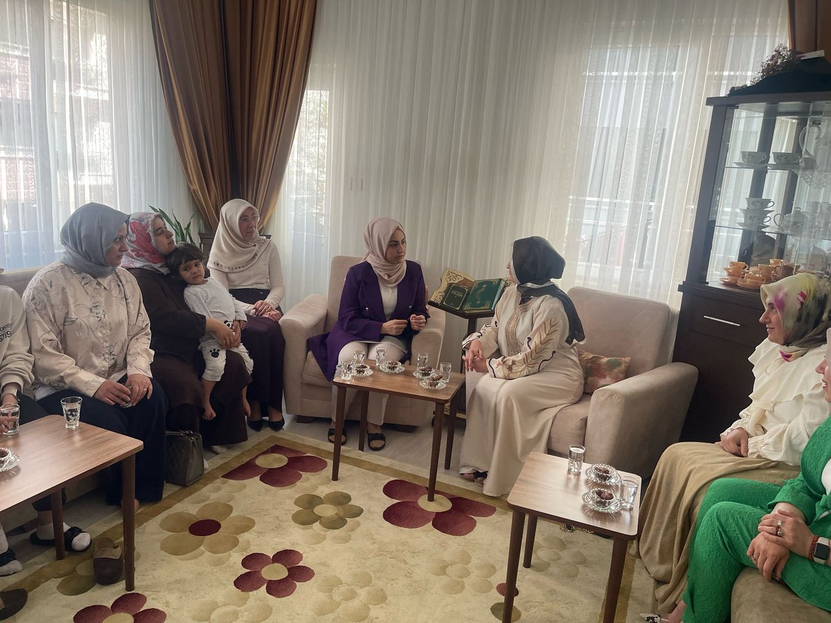 fatmagulaslndag's tweet photo. Kıymetli kardeşimiz Esra Kocaoğlan’ı gerçekleştirdiği Umre ziyareti sonrası hanesinde ziyaret ettik.
Rabbim ibadetlerini makbul,dualarını kabul eylesin . 
@abdulhamitgul 
@tugbaisikercan 
@AKKADINGM https://t.co/bDQCl1jwFA