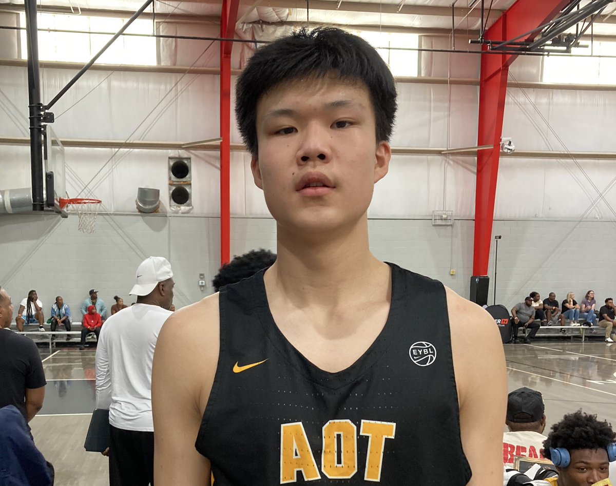 Shun Williams (@ontheradarhoops) on Twitter photo OTR Summer Jam
โ27 Zheng Jack Liu (Hamilton Heights) is one to keep ๐ on.
6-11 big man has footwork, touch and mobility.
Intriguing ๐ก
๐ <a href="/AOTBasketball/">Athletes Of Tomorrow</a> OTR Summer Jam
โ27 Zheng Jack Liu (Hamilton Heights) is one to keep ๐ on.
6-11 big man has footwork, touch and mobility.
Intriguing ๐ก
๐ <a href="/AOTBasketball/">Athletes Of Tomorrow</a>