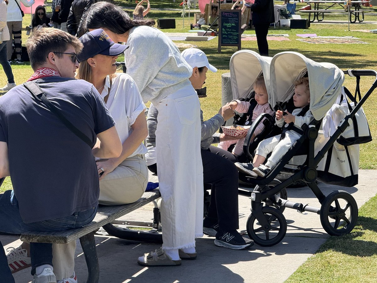 Airport2Park's tweet photo. Hundreds of our displaced Pacific Palisades neighbors, community groups &amp; local leaders gathering in Clover Field Park in Santa Monica to reconnect, recharge, and celebrate the unbreakable heart of the Palisades. #palisadesstrong #lastrong #1pali #rebuild #pacificpalisades https://t.co/1QbTaxlROT