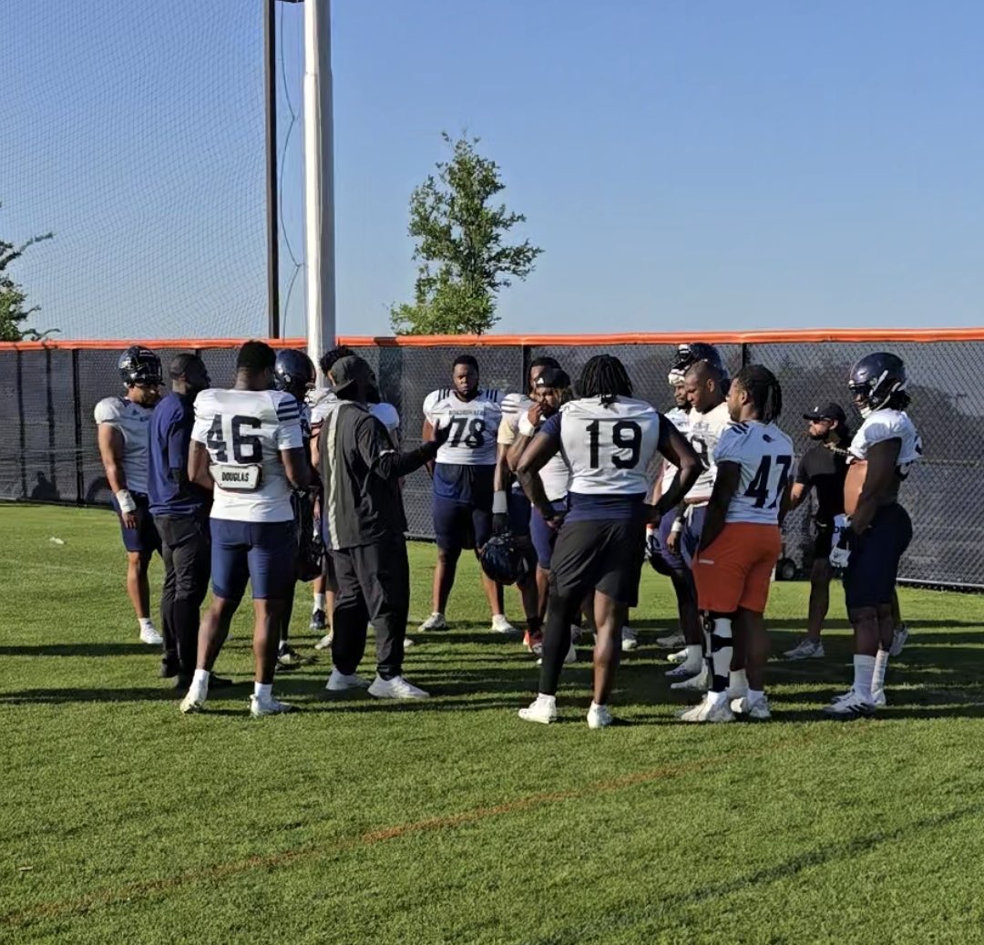 Jacob Lopez -Veasey (@jacobvease24227) on Twitter photo #AGTG After a Great Conversation with <a href="/CoachSiddiq/">Coach Haynes</a> I’m so thankful to receive my 1st offer from <a href="/UTSAFTBL/">UTSA Football 🏈</a> . <a href="/CoachTraylor/">Jeff Traylor</a> @Cornerstonefb <a href="/coach9cg/">Clayton Guillory</a> <a href="/utsafbrecruit/">UTSA Football Recruiting</a> <a href="/veasey_alfio/">Alfio Veasey</a> #BirdsUp #AGTG After a Great Conversation with <a href="/CoachSiddiq/">Coach Haynes</a> I’m so thankful to receive my 1st offer from <a href="/UTSAFTBL/">UTSA Football 🏈</a> . <a href="/CoachTraylor/">Jeff Traylor</a> @Cornerstonefb <a href="/coach9cg/">Clayton Guillory</a> <a href="/utsafbrecruit/">UTSA Football Recruiting</a> <a href="/veasey_alfio/">Alfio Veasey</a> #BirdsUp