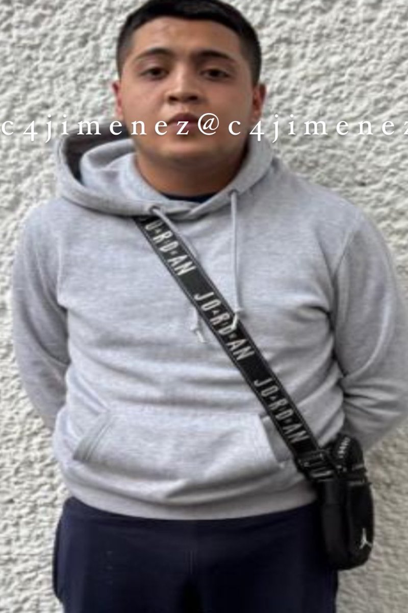 MUGROSOS EXTORSIONADORES e INVASORES
Michael Ramírez
Miguel Guerra
Exigían cuotas de $30 mil o amenazaban con desalojar predios e invadirlos.
Operaban en <a href="/IztacalcoAl/">Alcaldía Iztacalco</a>
Agentes de <a href="/SSC_CDMX/">SSC CDMX</a> a sector Tlacotal ya los detuvieron.
Así acabaron en <a href="/FiscaliaCDMX/">Fiscalía CDMX</a>