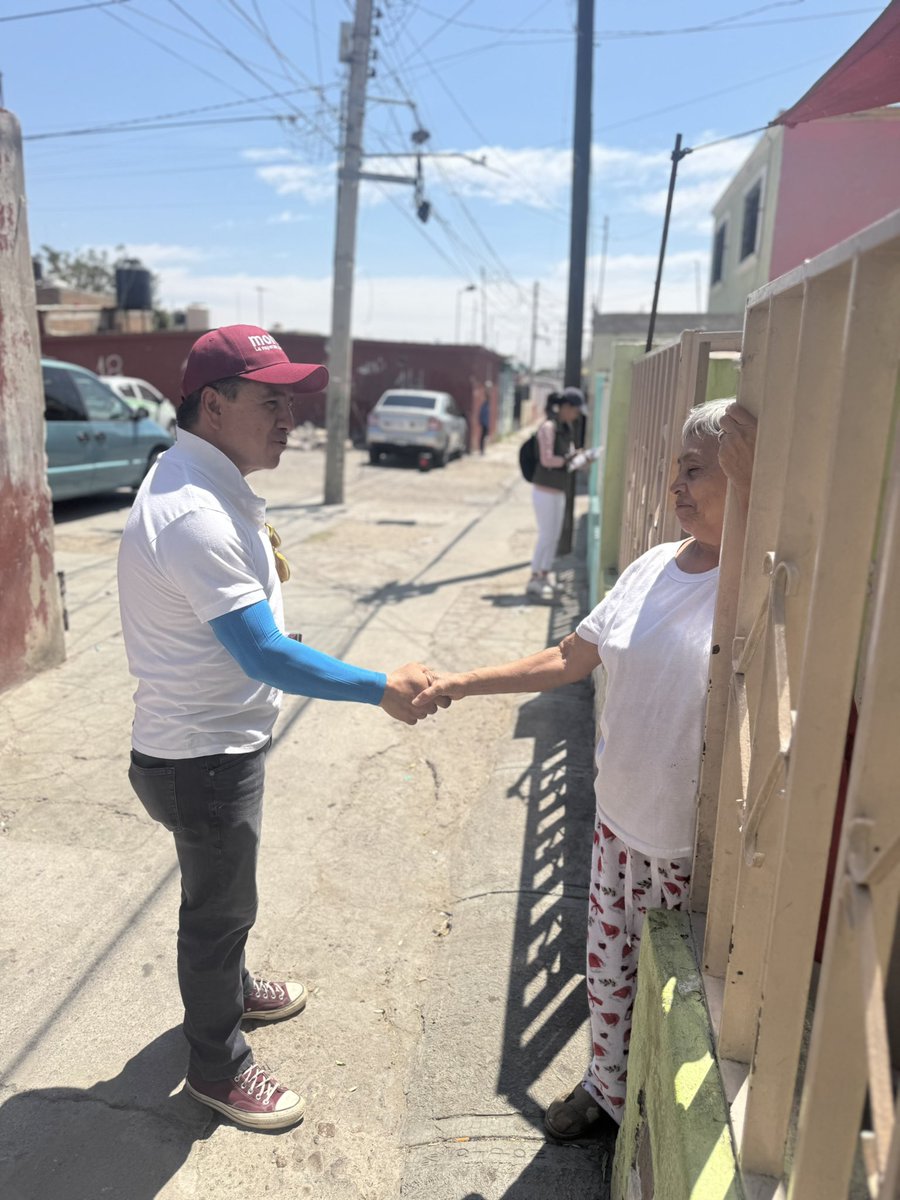SilverioRegidor's tweet photo. ¡Desde temprano andamos en recorrido y con todo el ánimo!
Porque con el Doc, ¡sanaremos Durango!
Seguimos escuchando, caminando y sumando voluntades para construir un Durango más fuerte, más justo y con salud para todos.
#SanaremosDurango #EsElDoc #DocPresidente https://t.co/ZxrDFZUpOo