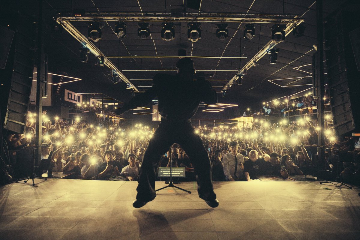 yoAlvaroDiaz's tweet photo. GRACIAS
MALAGA
GRACIAS
VALENCIA
🇪🇸 
HOY: BILBAO
#SAYONARATOUR https://t.co/NTPgyMxLz0