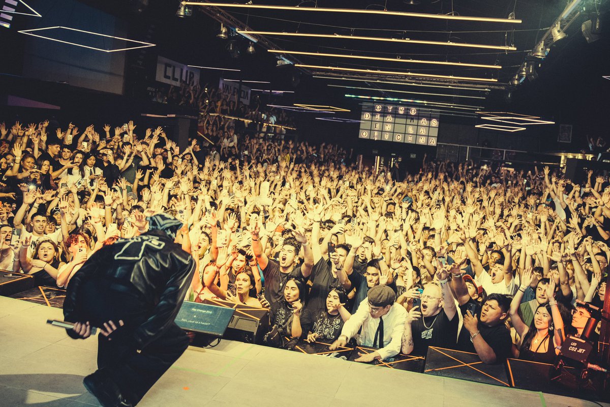 yoAlvaroDiaz's tweet photo. GRACIAS
MALAGA
GRACIAS
VALENCIA
🇪🇸 
HOY: BILBAO
#SAYONARATOUR https://t.co/NTPgyMxLz0
