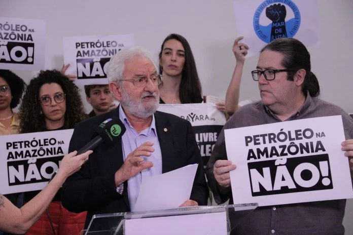 Não querer que o Brasil explore petróleo é escatológico. Rui comenta: 

Isso é escatológico: o deputado do PSOL, Ivan Valente, apresentou um projeto de lei que proíbe a oferta de novos blocos e a exploração de petróleo e gás natural na Amazônia. E se a gente substituir esse