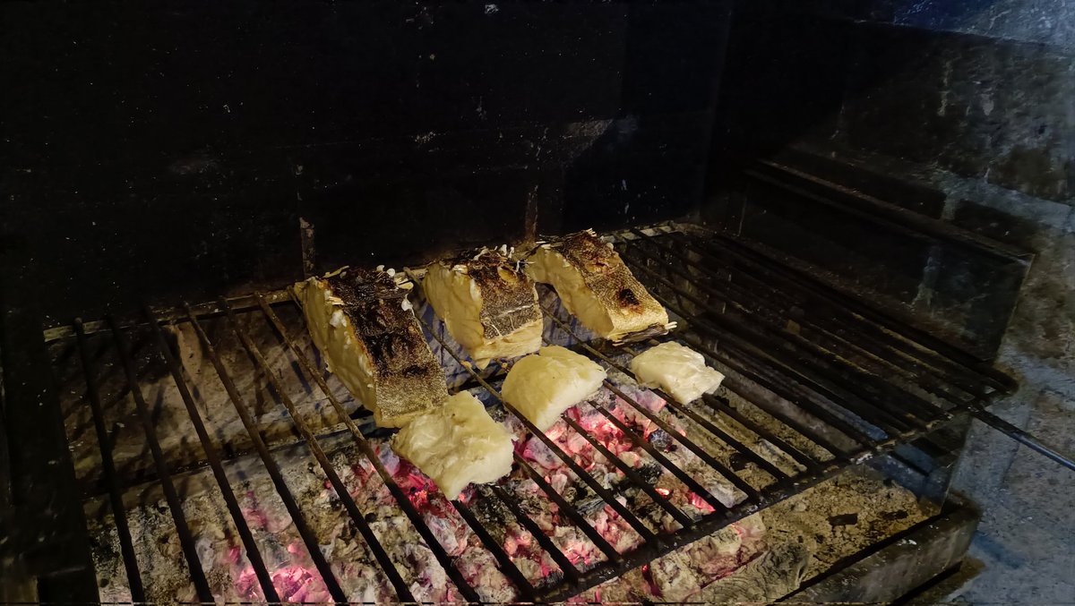 Já agora, as asas devem ser grelhadas à parte com tempo diferente