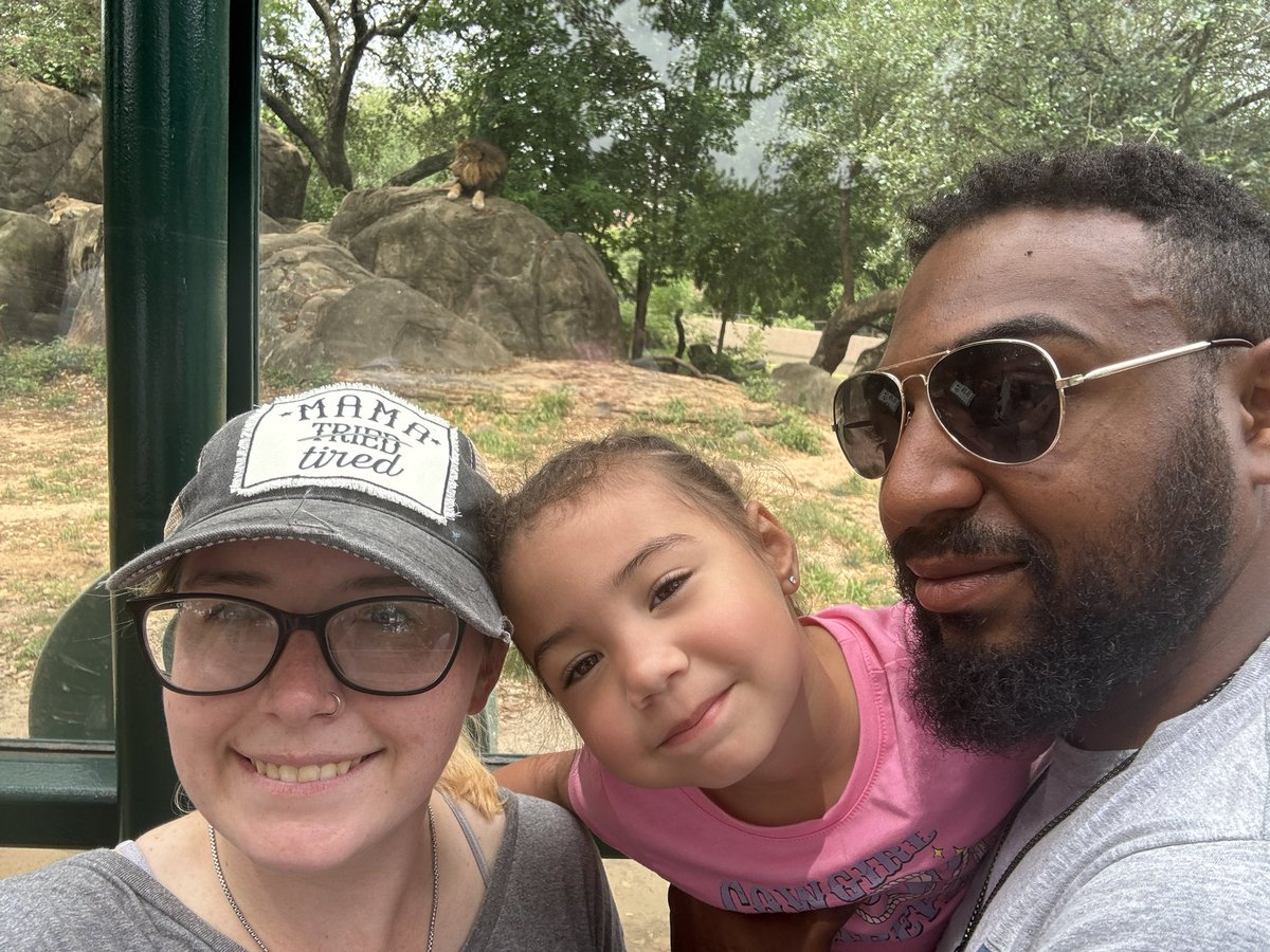 knikkibernard's tweet photo. Zoo trip with my first and our little love ❤️ https://t.co/erjOzuq5VR