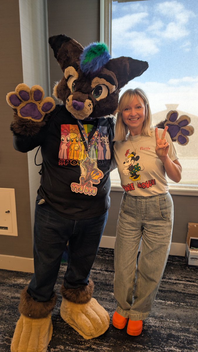 tyedyecabbit's tweet image. A huge thank you to @Elley_Ray @TabithaG67327 @AndreaLibman and @AshelighBall for taking pictures with me at the final @BABSCon. This was truly amazing and Thank you from the bottom of my heart and here is to hopefully one day working with you all in the vocal booth #voiceactor