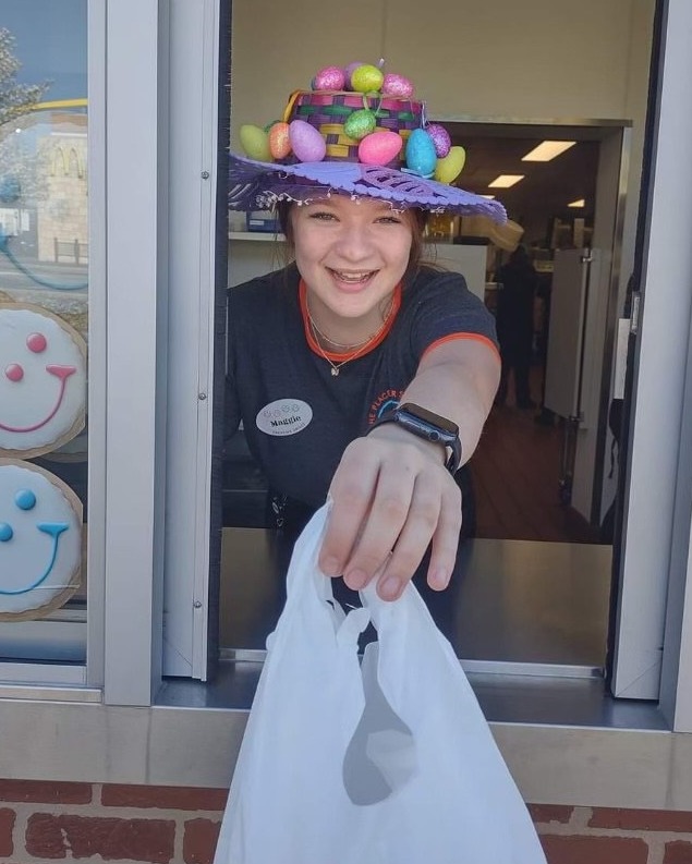 Don’t show up to Easter empty-handed – swing by your local EnP for last-minute pies and cookies today! 🥧

Friendly reminder, we’ll be closing at 3pm tomorrow!