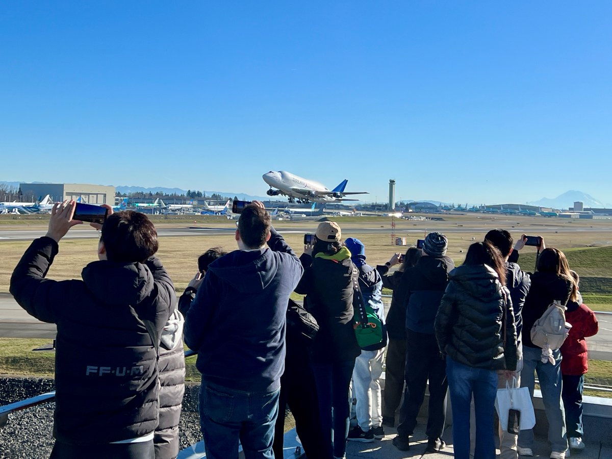POV: #planespotting on our Sky Deck can get you THIS close to the #Dreamlifter! 🛫

Tag us in your favorite #BoeingFoF moments to be featured on this channel.