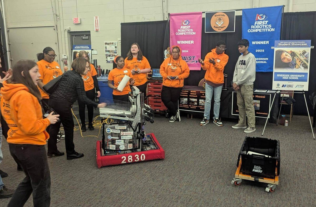 Project Lead The Way (@pltworg) on Twitter photo ๐ Here's a look back at this week's PLTW Milwaukee STEM Showcase!
It is clear that <a href="/MilwaukeeMPS/">Milwaukee MPS</a>, with 5,200 students taking PLTW courses, is a leader in STEM Education! ๐ Here's a look back at this week's PLTW Milwaukee STEM Showcase!
It is clear that <a href="/MilwaukeeMPS/">Milwaukee MPS</a>, with 5,200 students taking PLTW courses, is a leader in STEM Education!