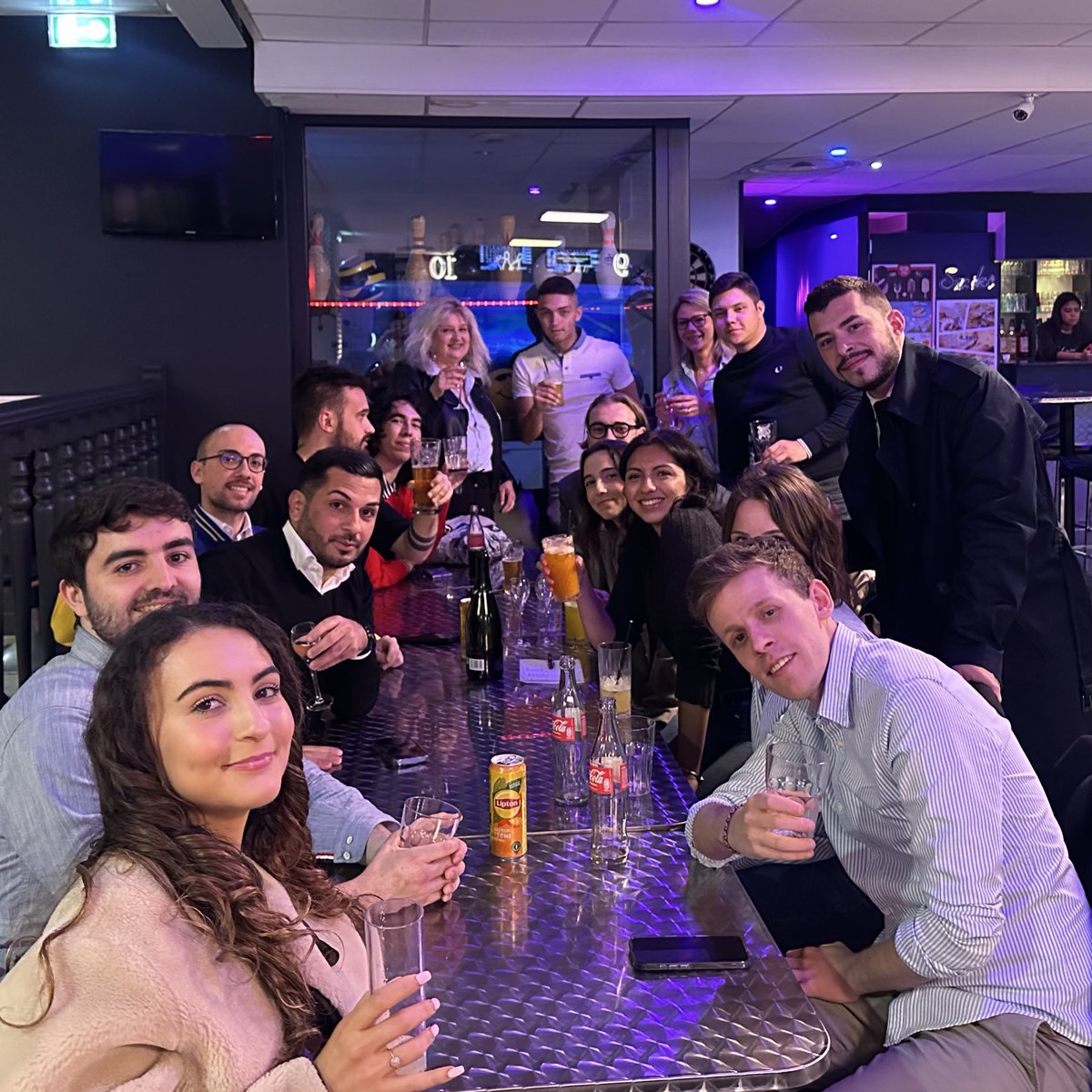 Excellente soirée de cohésion organisée par le <a href="/RNJ_92/">RNJ des Hauts-de-Seine</a> 
Un grand MERCI à <a href="/melinabravo_/">Mélina Bravo</a> pour son invitation 😉

A refaire 👍

<a href="/RNational_92/">RN Hauts-de-Seine</a> 
<a href="/RNJ_92/">RNJ des Hauts-de-Seine</a>