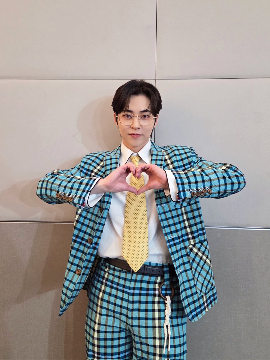 XIUMIN_INB100's tweet image. 2025 XIUMIN FAN CONCERT 
&amp;lt; X Times ( ) &amp;gt; in BANGKOK

2036일만에 듣게 되어 감동이었던
태국 EXO-L의 뜨거운 함성❤️‍🔥 
꼭 다시 만나러 올게요🫶✨️

#시우민 #XIUMIN #Xtimes 
#XtimesAsiaTour #XtimesBANGKOK