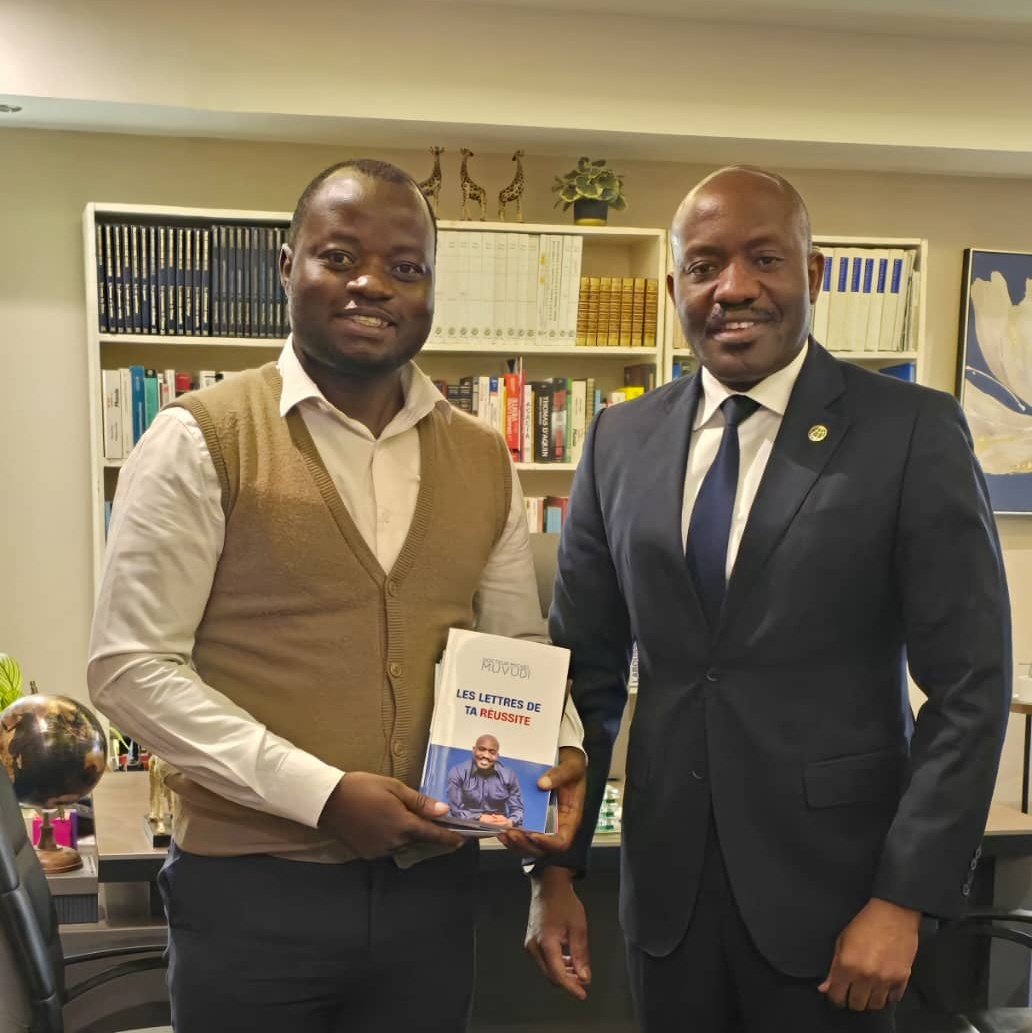 Armel Mayara, MD,MPH(Ucl),SDSR( KIT),Vaccino(ULB) (@mayara_armel) on Twitter photo Cher #incubateur, #Maître, #Altruiste <a href="/MichelMuvudi/">Michel Muvudi</a>, vous êtes une source d'inspiration mais surtout d'un altruisme scientifique incroyable.
Échanges fructueux, orientations claires. Six de vos livres comme cadeau.
Je dis tout simplement #MERCI
<a href="/FellyMbula3/">Felly Mbula</a> <a href="/juliaferiol/">Julia</a> Cher #incubateur, #Maître, #Altruiste <a href="/MichelMuvudi/">Michel Muvudi</a>, vous êtes une source d'inspiration mais surtout d'un altruisme scientifique incroyable.
Échanges fructueux, orientations claires. Six de vos livres comme cadeau.
Je dis tout simplement #MERCI
<a href="/FellyMbula3/">Felly Mbula</a> <a href="/juliaferiol/">Julia</a>