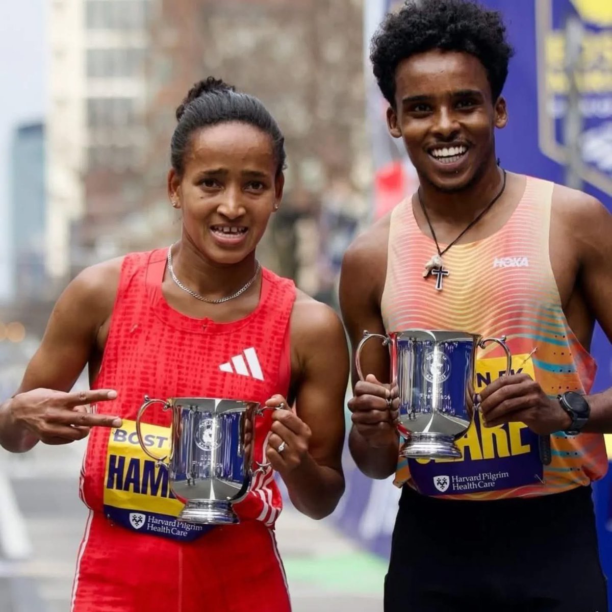 NakfaPress's tweet photo. 🔴 ዜና ዓወት ሂያብ ፋሲካ 

🇪🇷 ቦስቶን ምስራቶን--ዳዊት ሰዓረ 1ይ ወጺኡ--

ኣቀድም ኣቢሉ ኣብ ዝተዛዘመ ውድድር 5 ሽሕ ሜትሮ ቦስቶን ማራቶን ኤርትራዊ ኣትለት ዳዊት ሰዓረ 1ይ ኮይኑ ተዓዊቱ። https://t.co/zemBXLzcnO