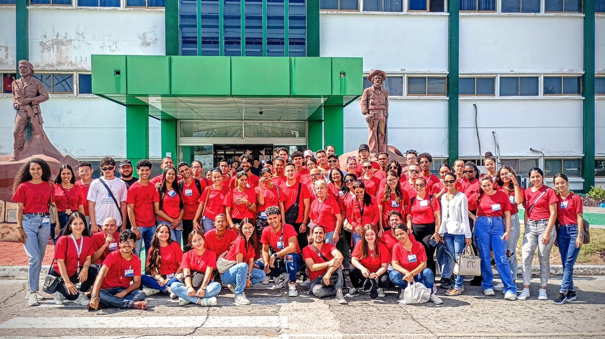 gcen_feudecuba's tweet photo. 📰 #Noticia
Del 14 al 18 de abril 🗓️ se desarrolló en #MiCasaUCf 🏢 el VIII ENEIQ 2025 🌐👩🔬⚗️, demostrando el compromiso de las nuevas generaciones con los ODS 🌱♻️🌍.
🔍 Más detalles en el siguiente enlace:
📎 https://t.co/mB014A2fON
#GCEN #GCENEnLaWeb https://t.co/TQ3H7jhpA2