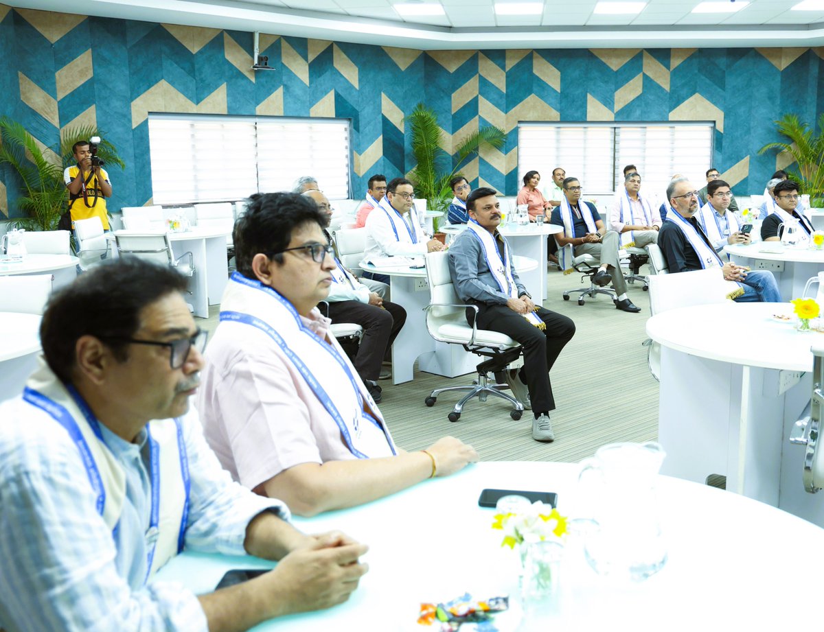 IIM_I's tweet photo. Our Director, Prof. Himanshu Rai, shared the institute’s latest strides, urging the alumni to “be fearless, take that first step, and rediscover the strength within — often hidden in the journey already traveled.”
#IIMIndore #IIMI #Alumni #Reunion #Classof2000 https://t.co/rAJ92UYwSt