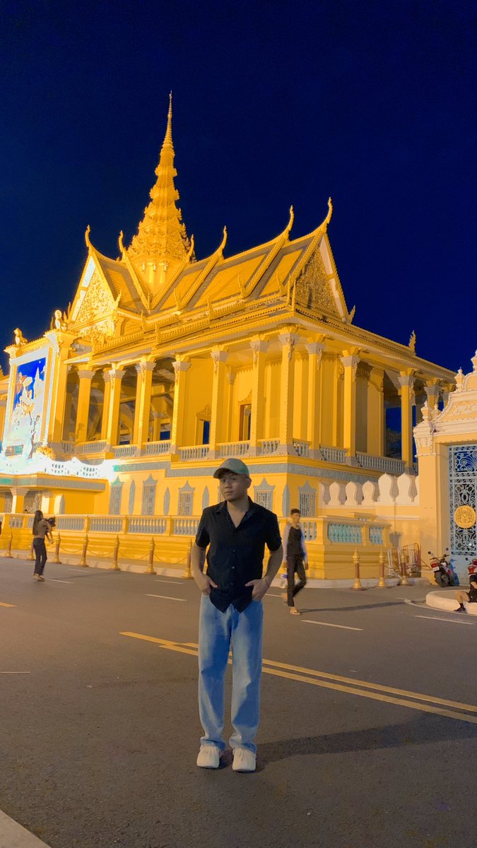 karim_Rith's tweet photo. Walk Street….✨
(Love don’t matters but action matters)
#gentleman #walkstreet #walkwithme #LoveStory #memory ✨✨✨✨
ស្រលាញ់ fan fan ☺️ https://t.co/AdeRkeR72v