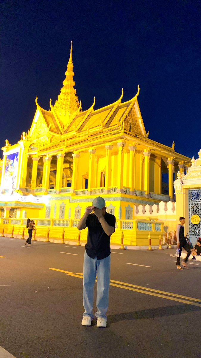 karim_Rith's tweet photo. Walk Street….✨
(Love don’t matters but action matters)
#gentleman #walkstreet #walkwithme #LoveStory #memory ✨✨✨✨
ស្រលាញ់ fan fan ☺️ https://t.co/AdeRkeR72v