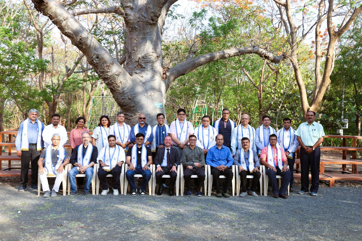 IIM_I's tweet photo. The alumni soaked in the nostalgia, sharing stories of old &amp; new.
What stood out was not just the joy of looking back, but the excitement of looking ahead — a shared eagerness to stay connected and contribute.
#IIMIndore #IIMI #Alumni #Reunion #Classof2000 https://t.co/Zoe4ufbY8k