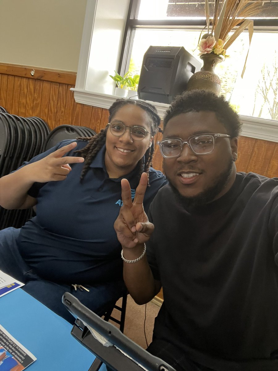MST_ANTHONY's tweet image. Table day at our local community affair 😎
#att #LifeAtAtt @_MightyMAS @MajorfiguresAtt @MrCoreyA @ThePHamilyMAS @ATT