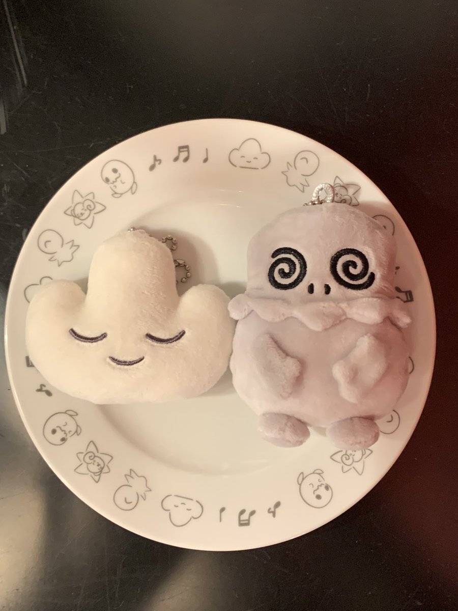 fuji_saiore's tweet photo. 【15周年記念グッズ】
受注期間：4/19(土)24:00～5/6(火)23:59
https://t.co/4V81h6oTvD

「シャツ」はVネックオリジナルボディ！胸ポケット便利！
「ワンピース」もあるのでお好きな方をどうぞ！
「ぬいぐるみ」は持ち運びやすいサイズ！きゃわ！
「プレート」可愛すぎ！めっちゃ好き！え？ヤバくね？ https://t.co/92a3x7LabR