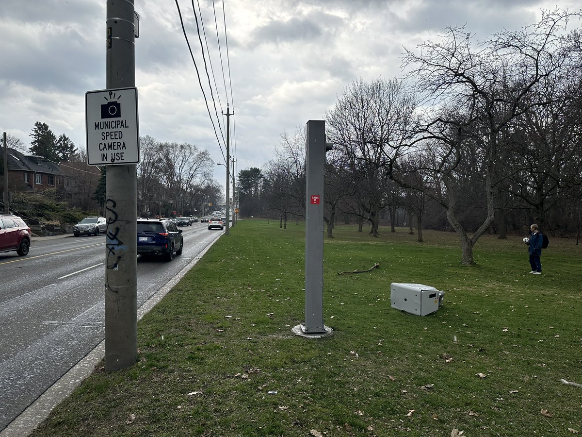 Someone tore down the speed camera on park side again